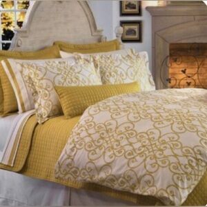 NWOT DownTown Company luxury bedding Duvet Cover Set